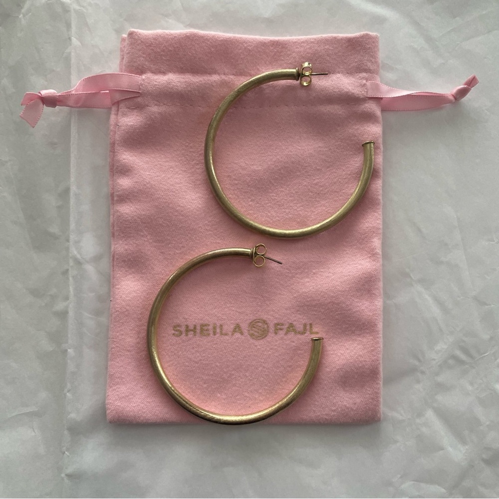 Sheila Fajl Everybody’s Favorite Hoop Earrings Brushed Champagne 18K Gold 2.5” - Picture 6 of 6